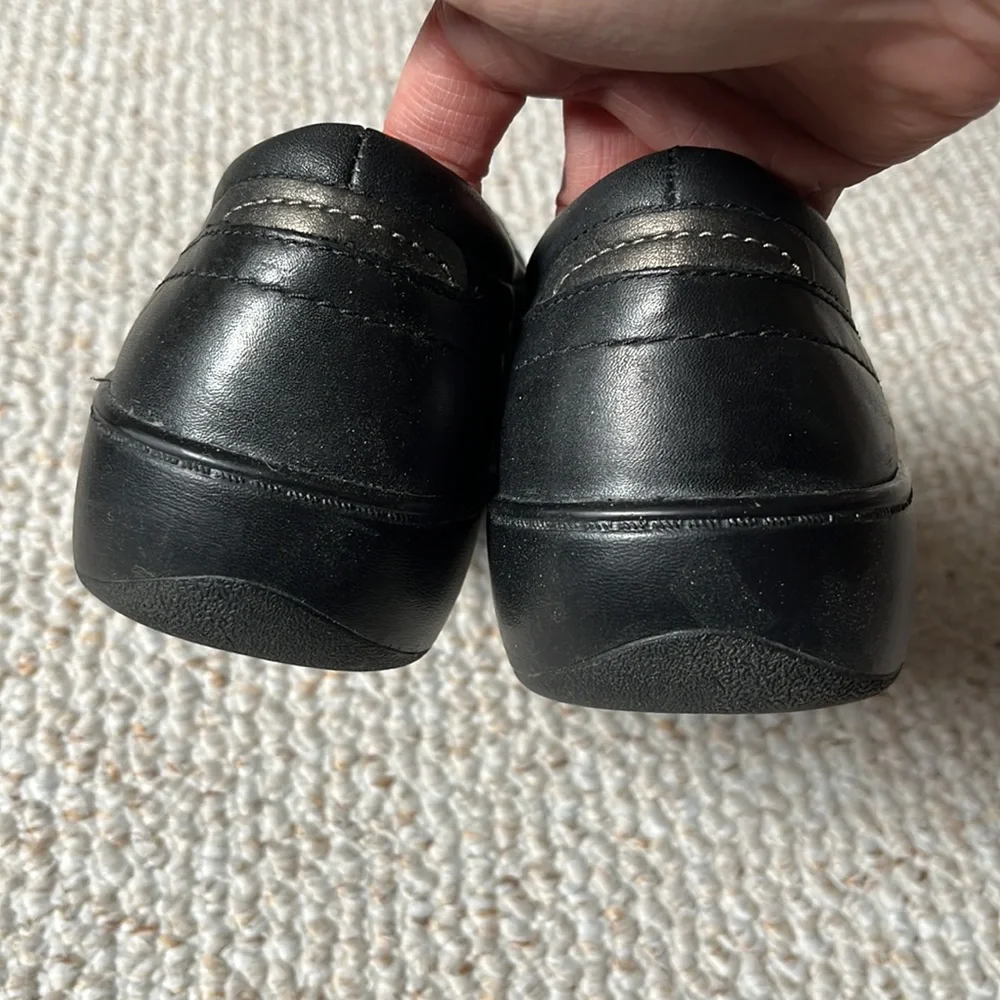 Comfortable slip on shoes - Picture 2 of 5